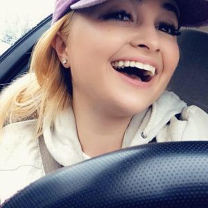 Meet your Posher, Brittani